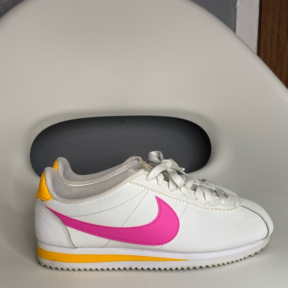 womens nike cortez sneakers
